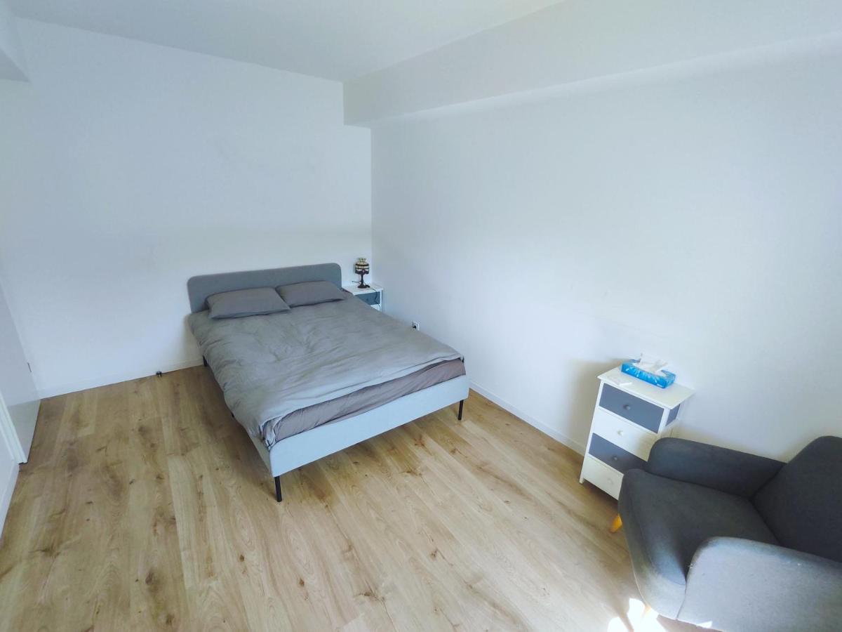 Cozy Sunshine Apartment With Balcony 4 Persons Max Ивры-Сур-Сеине Экстерьер фото